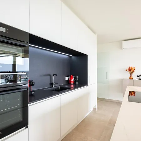 Wonderful New With Unbelievable Views Apartment