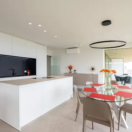 Wonderful New With Unbelievable Views Apartment