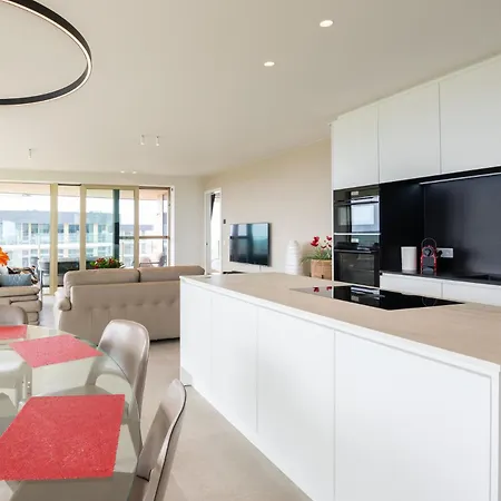 Wonderful New With Unbelievable Views * אוסטנדה